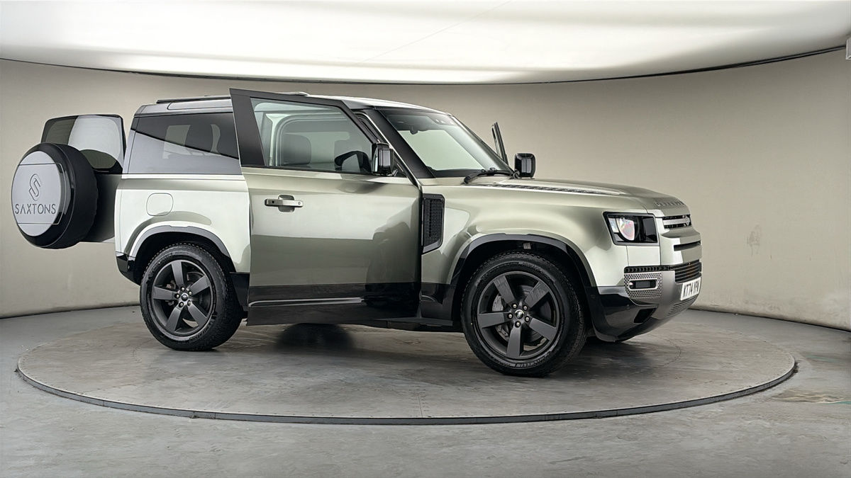 More views of Land Rover Defender 90
