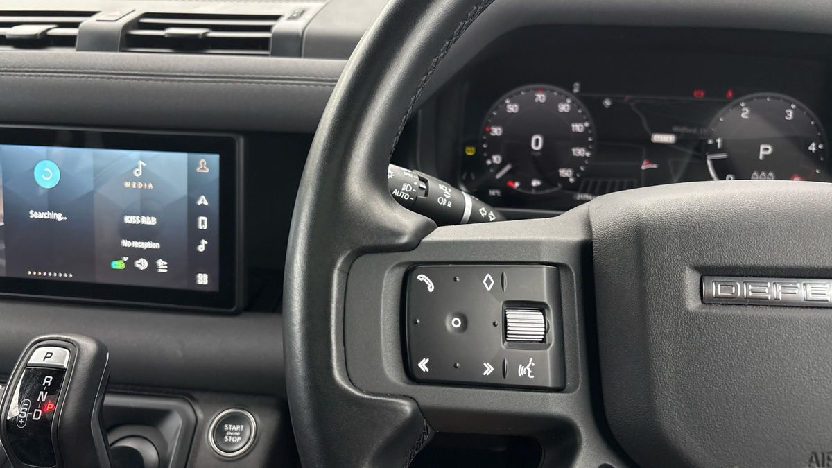 Land Rover Defender 110 Urban Image 26