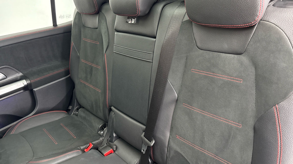 Mercedes-Benz GLB Image 8