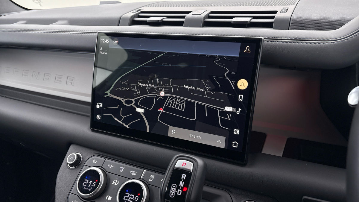 Land Rover Defender 90 Image 17