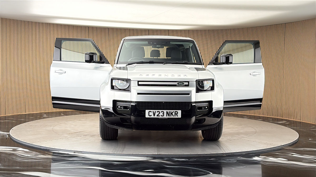 More views of Land Rover Defender 90