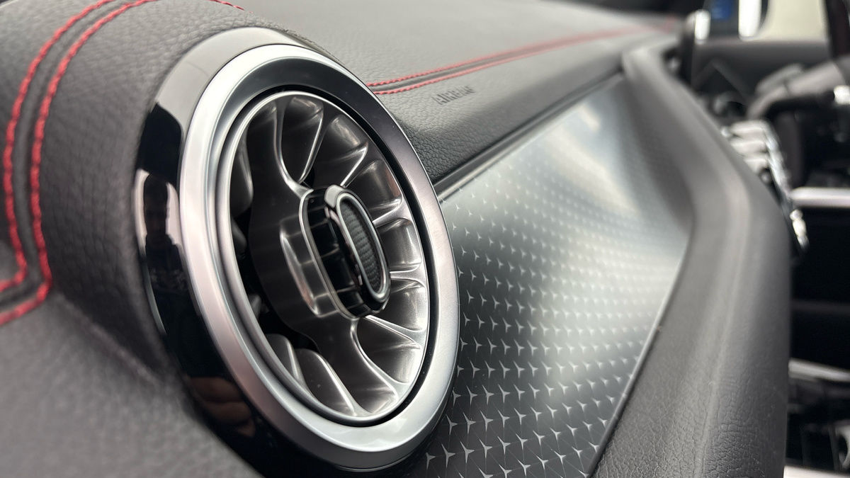 Mercedes-Benz EQA Image 7