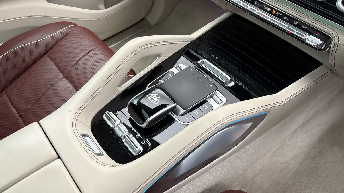 Mercedes-Benz Maybach GLS Image 18