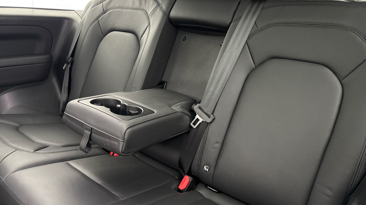 Land Rover Defender 90 Urban Image 9