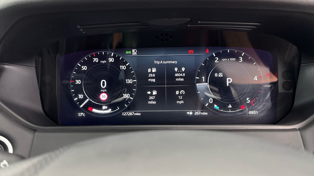 Land Rover Range Rover Velar Image 33