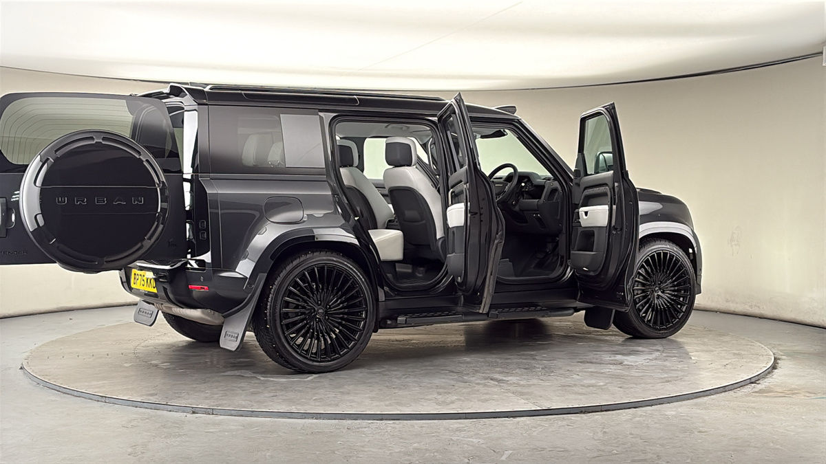 More views of Land Rover Defender 110