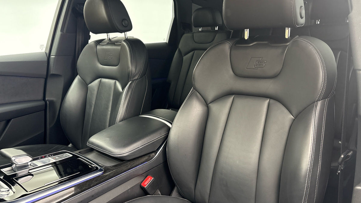 Audi Q7 Image 7