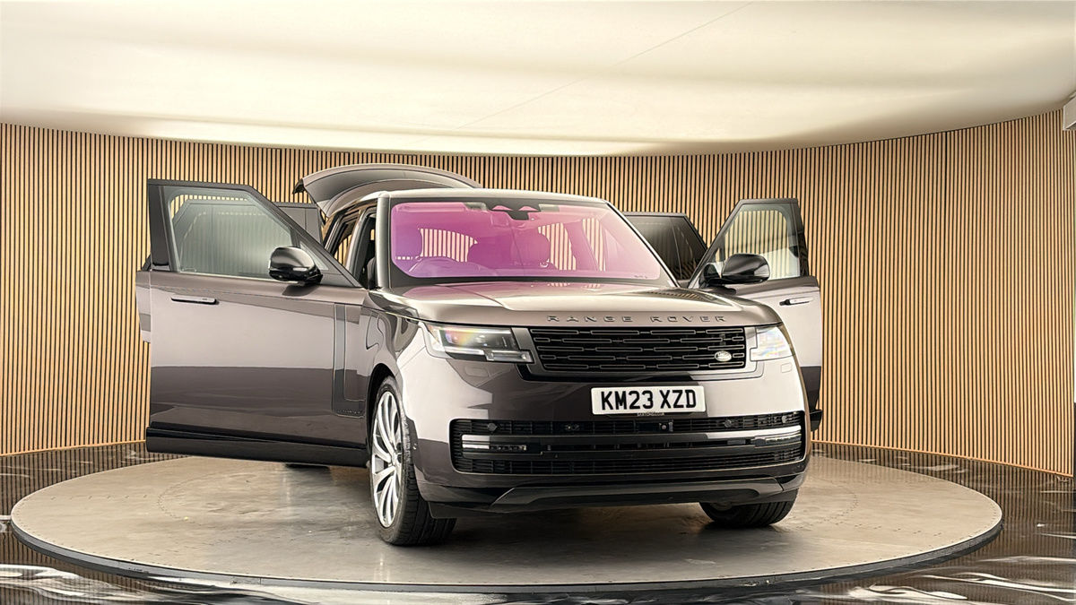 More views of Land Rover Range Rover