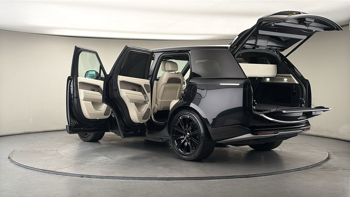 More views of Land Rover Range Rover