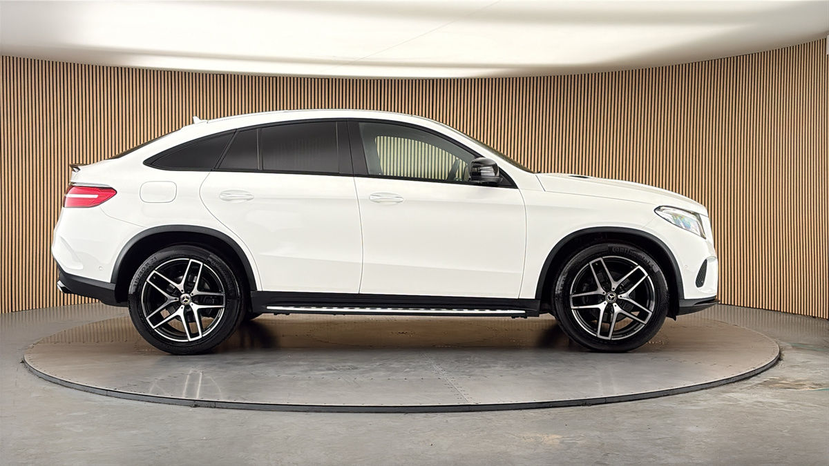 Mercedes-Benz GLE Image 16