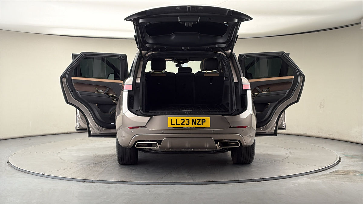 More views of Land Rover Range Rover Sport