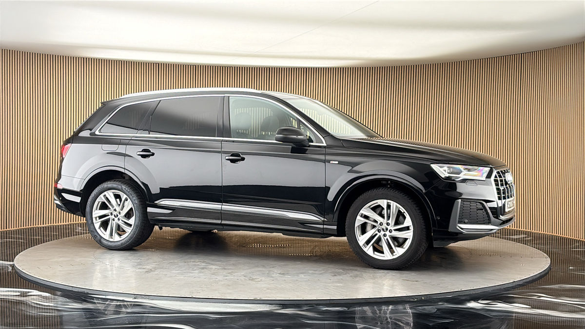 More views of Audi Q7