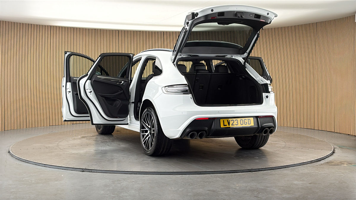 More views of Porsche Macan