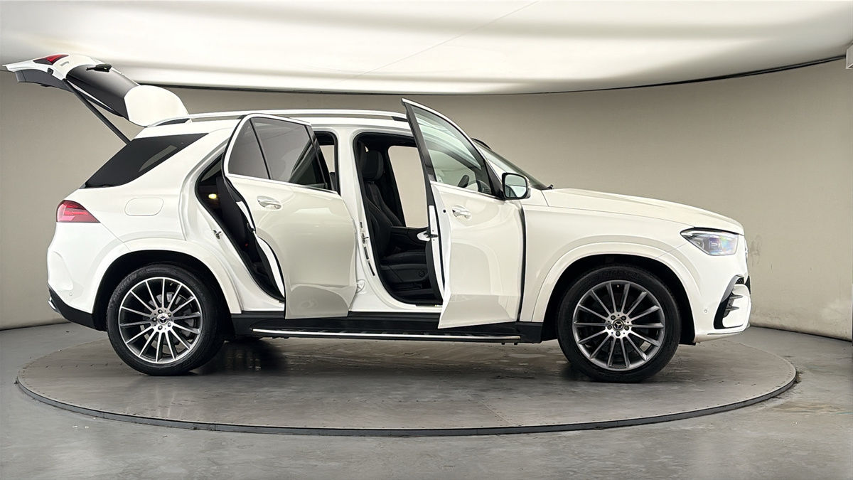 More views of Mercedes-Benz GLE