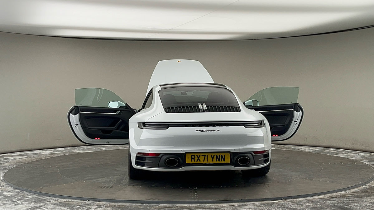 More views of Porsche 911
