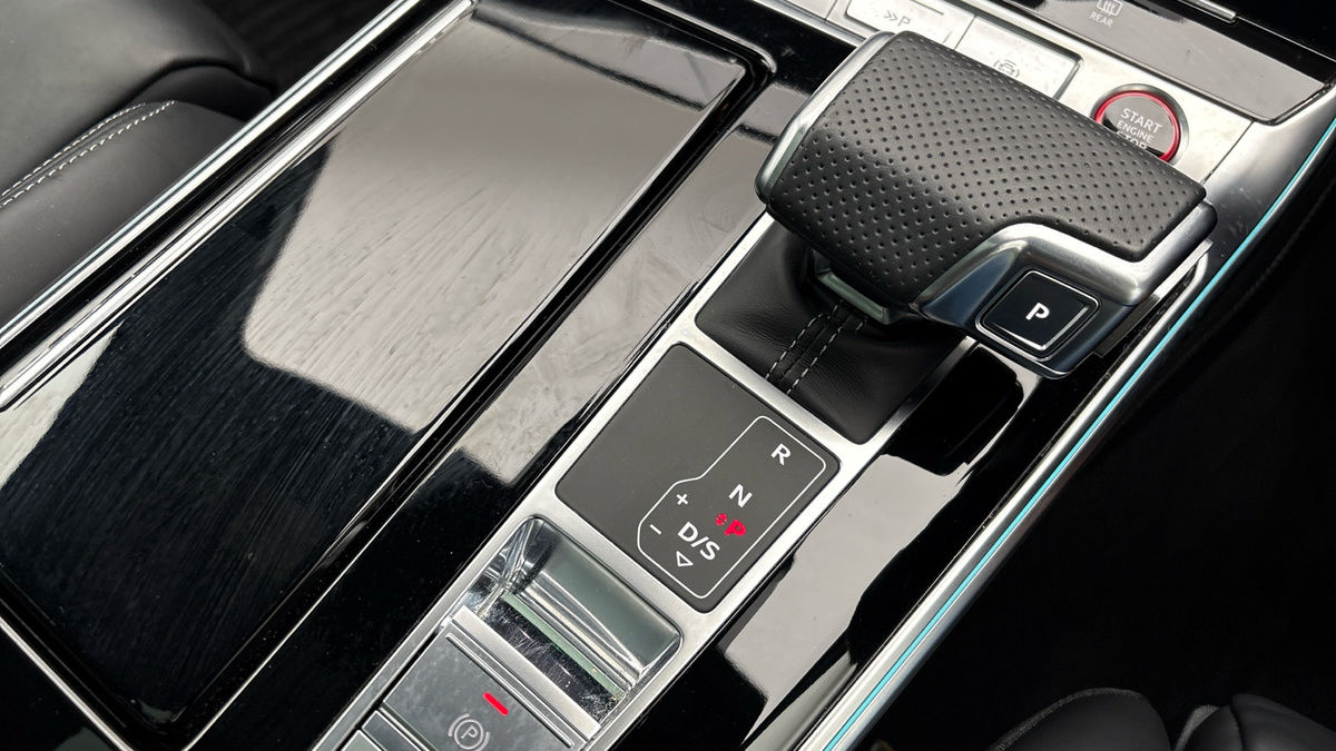 Audi RS6 Avant Image 26
