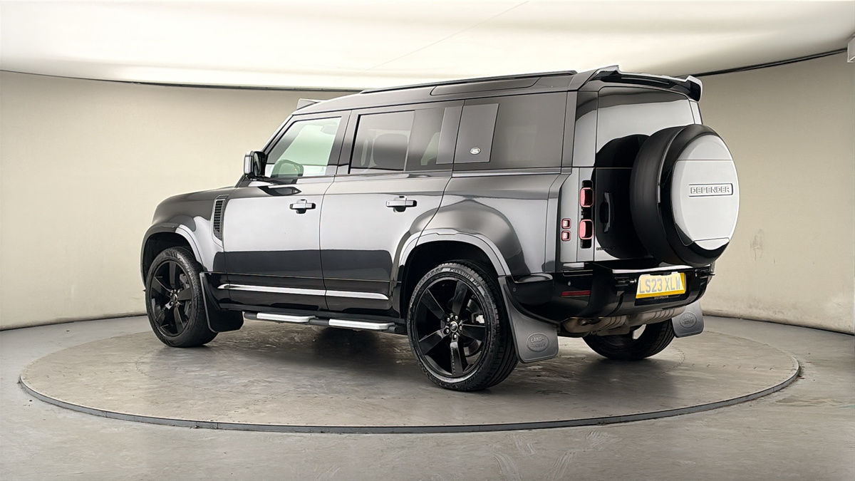 More views of Land Rover Defender 110