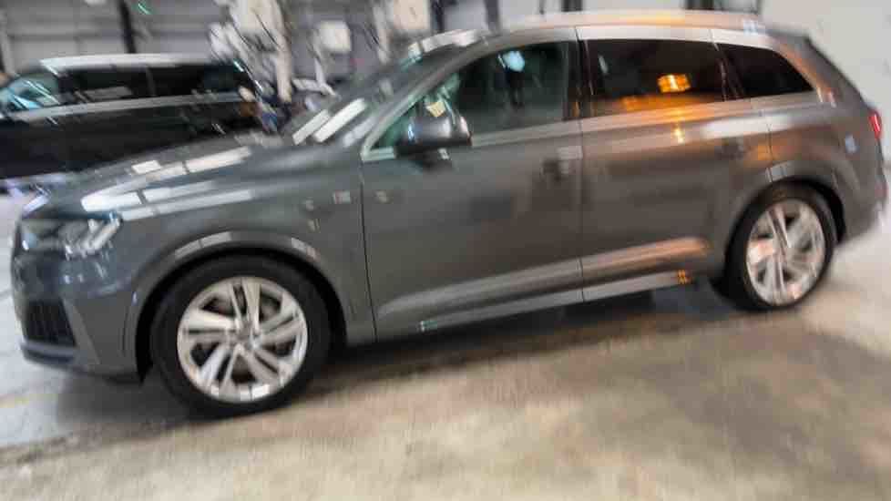 More views of Audi Q7
