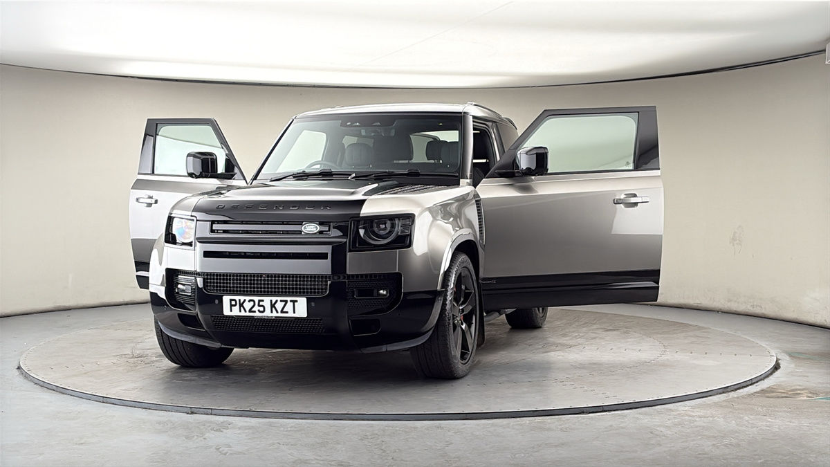 More views of Land Rover Defender 90