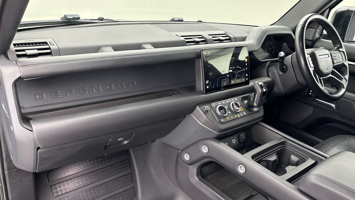 Land Rover Defender 90 Image 12