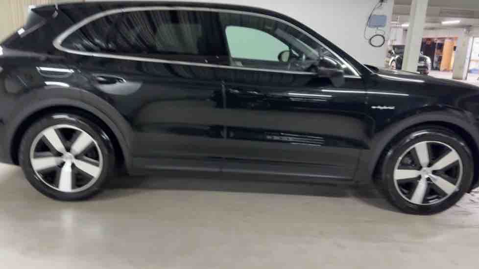More views of Porsche Cayenne