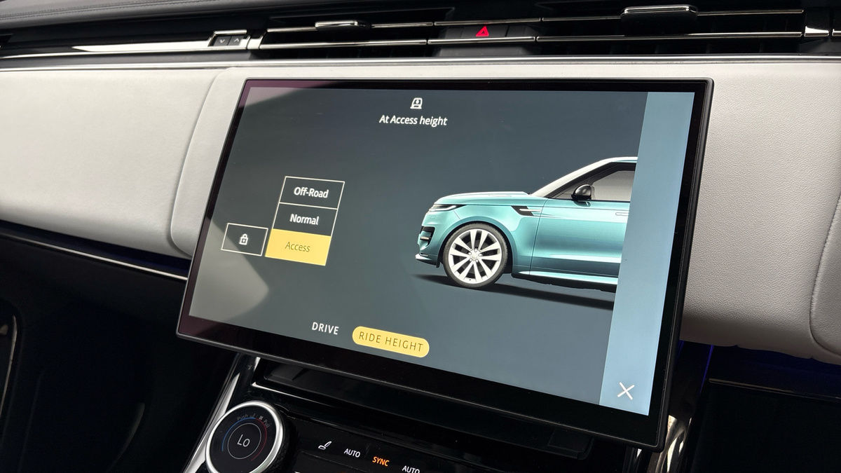 Land Rover Range Rover Sport Image 28