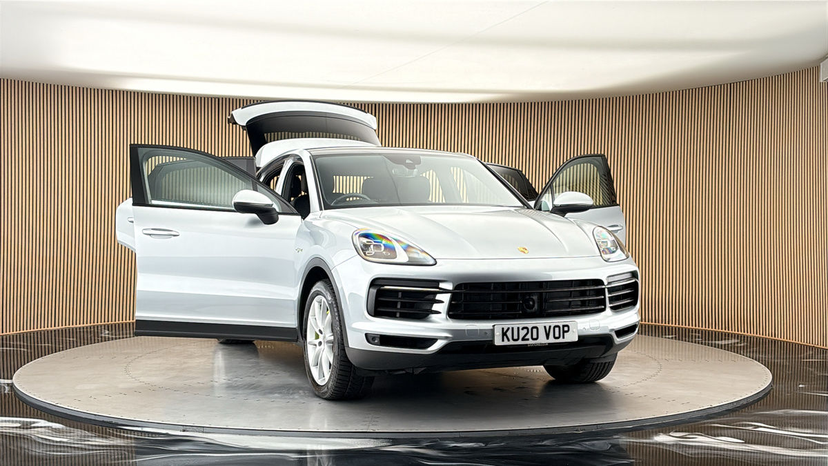 More views of Porsche Cayenne