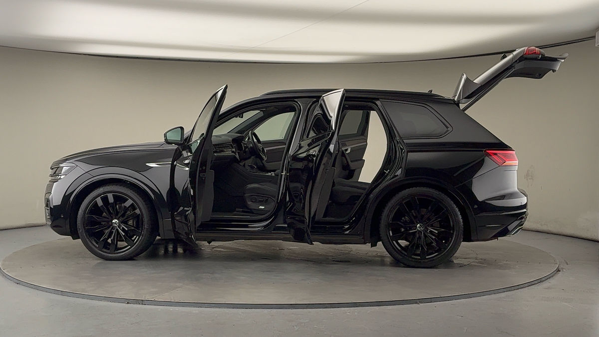 More views of Volkswagen Touareg