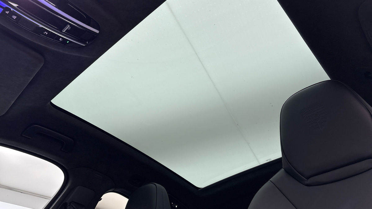 Porsche Cayenne Image 6