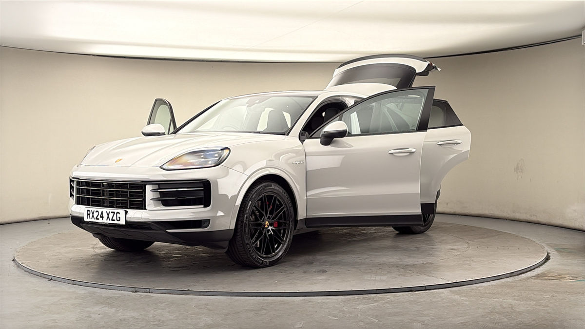 More views of Porsche Cayenne