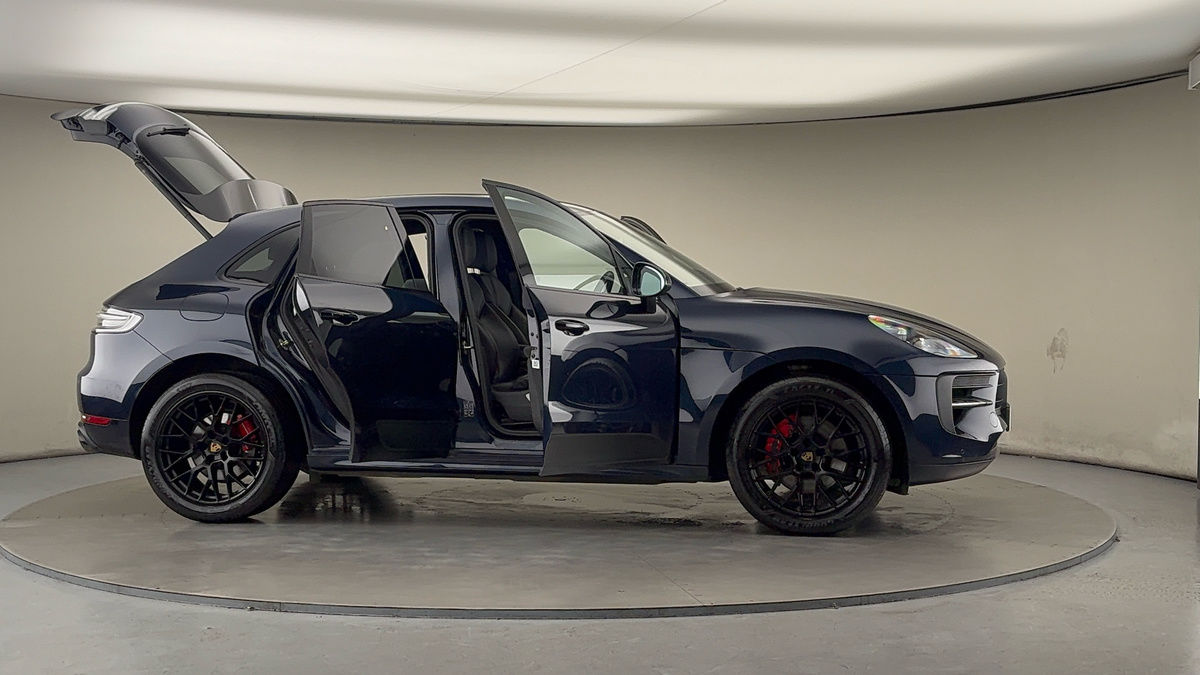 More views of Porsche Macan