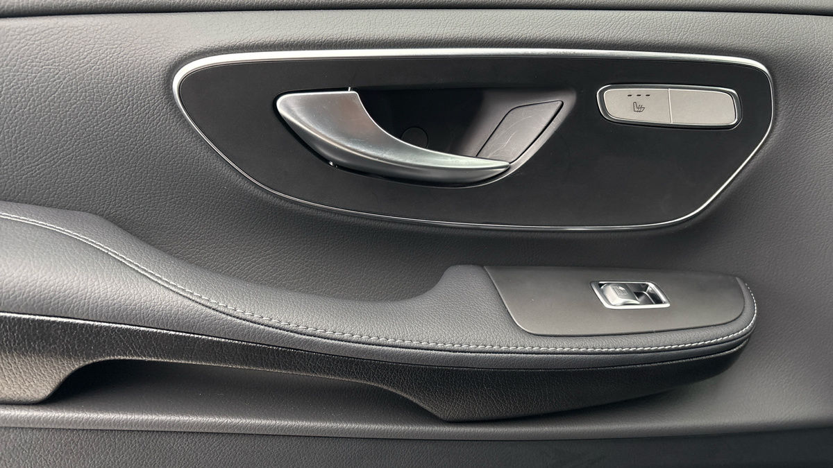 Mercedes-Benz V Class Image 19