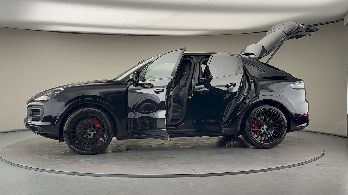 More views of Porsche Cayenne