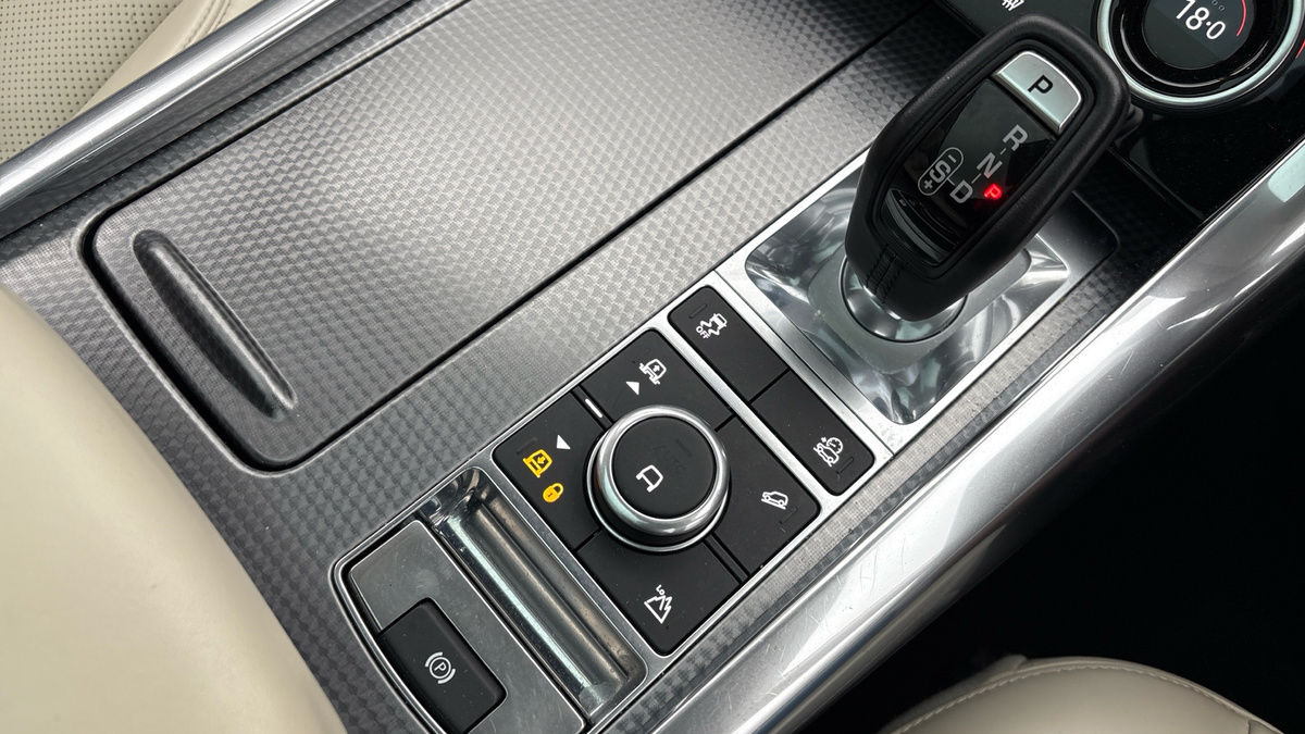 Land Rover Range Rover Sport Image 26
