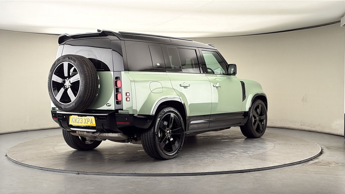 More views of Land Rover Defender 110