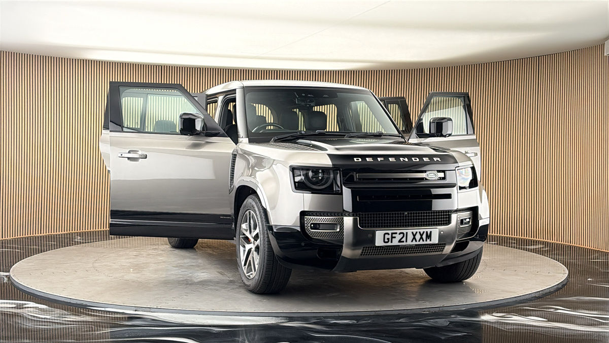More views of Land Rover Defender 110