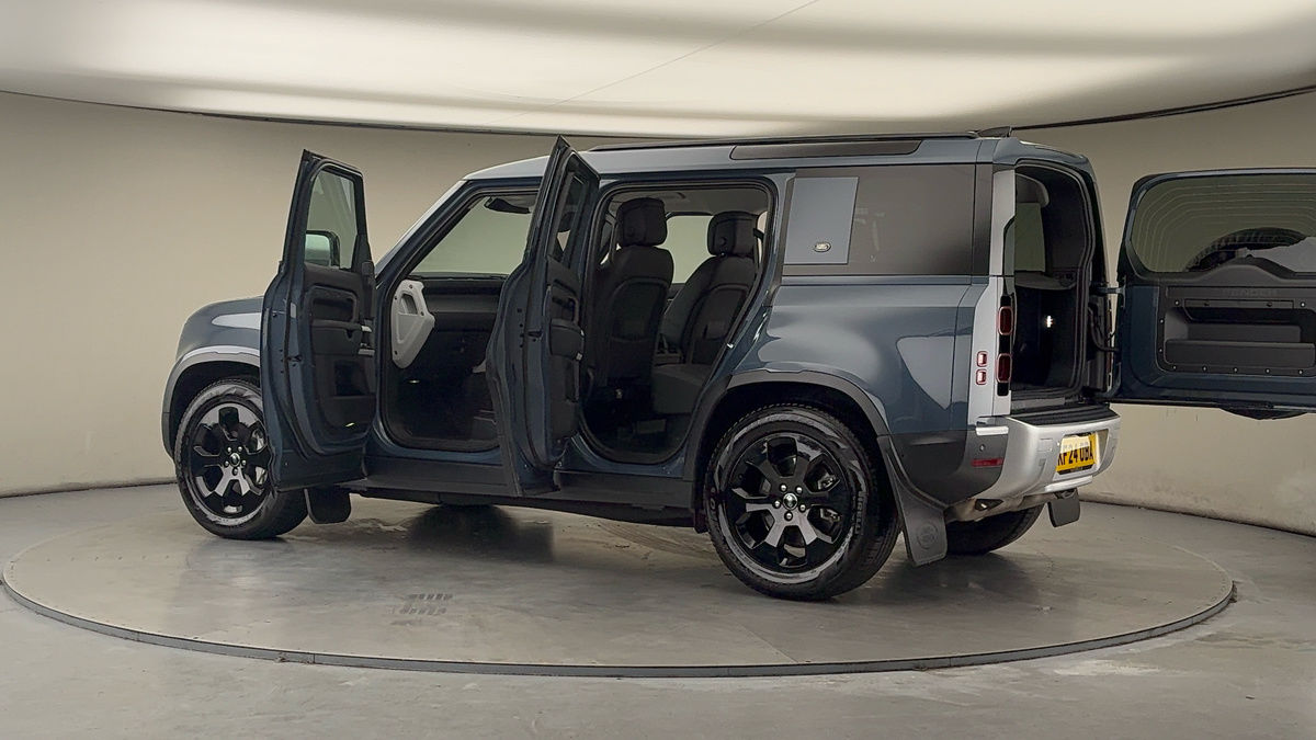 More views of Land Rover Defender 110