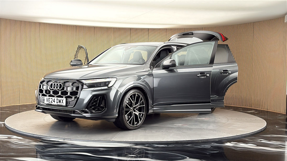 More views of Audi SQ7