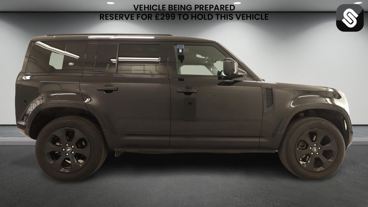 Land Rover Defender 110 Image 5