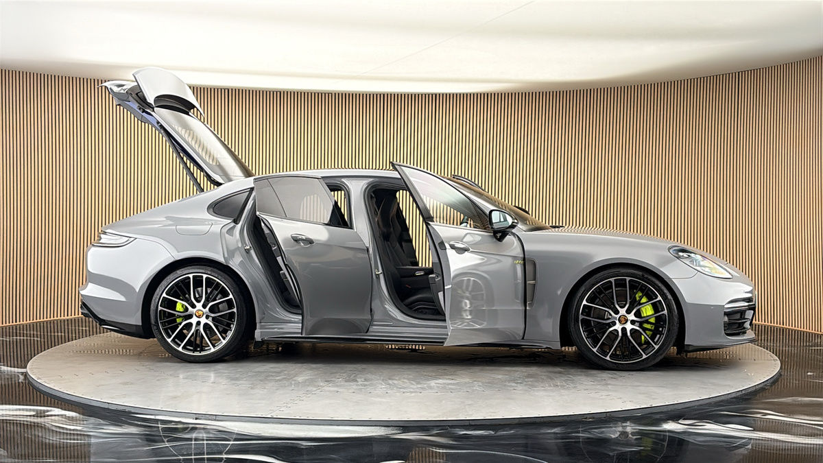 More views of Porsche Panamera