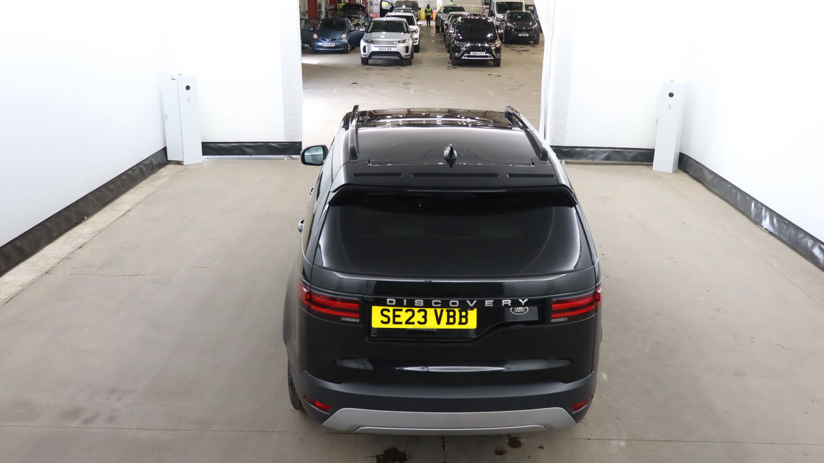 Land Rover Discovery Image 8