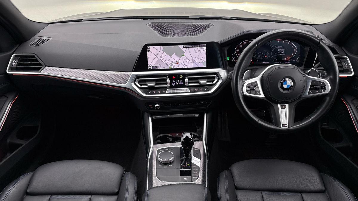BMW 3 Series Image 12