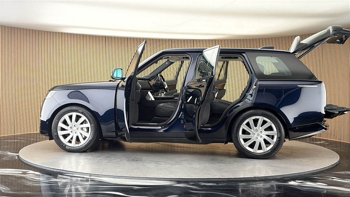 More views of Land Rover Range Rover