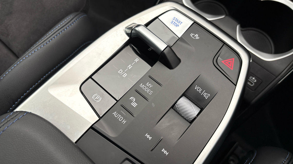 BMW iX1 Image 6