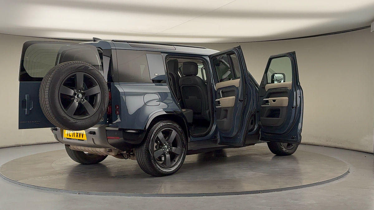 More views of Land Rover Defender 110