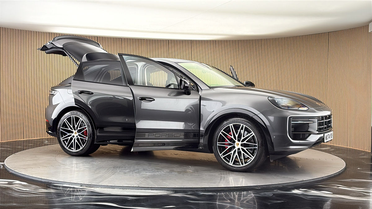 More views of Porsche Cayenne