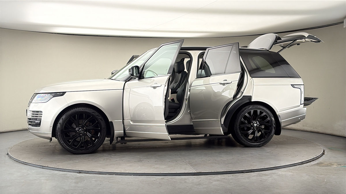 More views of Land Rover Range Rover