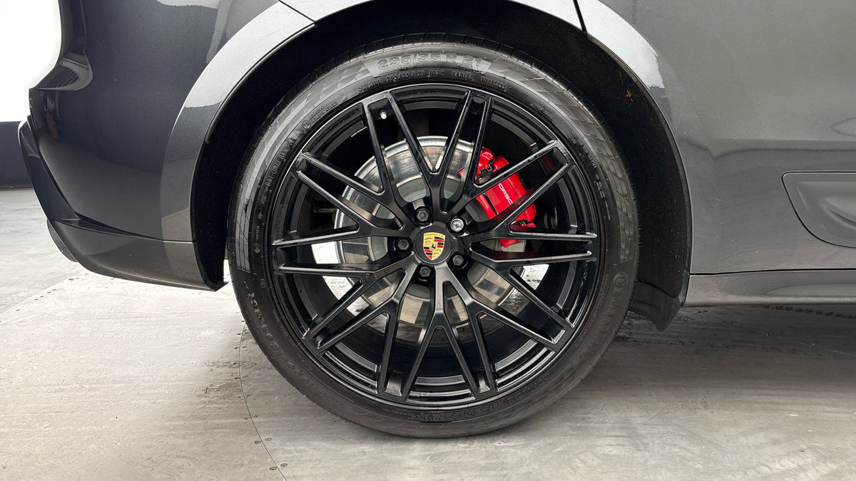 Porsche Macan Image 10