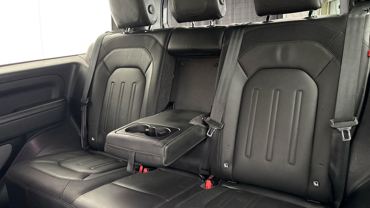 Land Rover Defender 90 Image 8