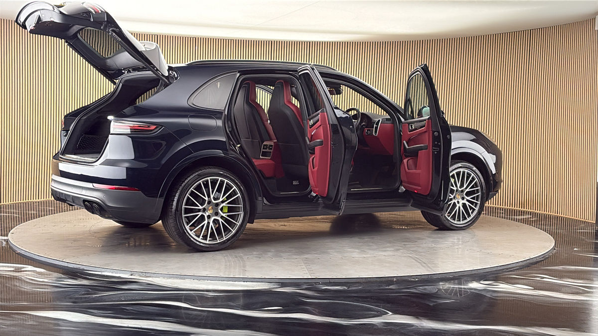 More views of Porsche Cayenne